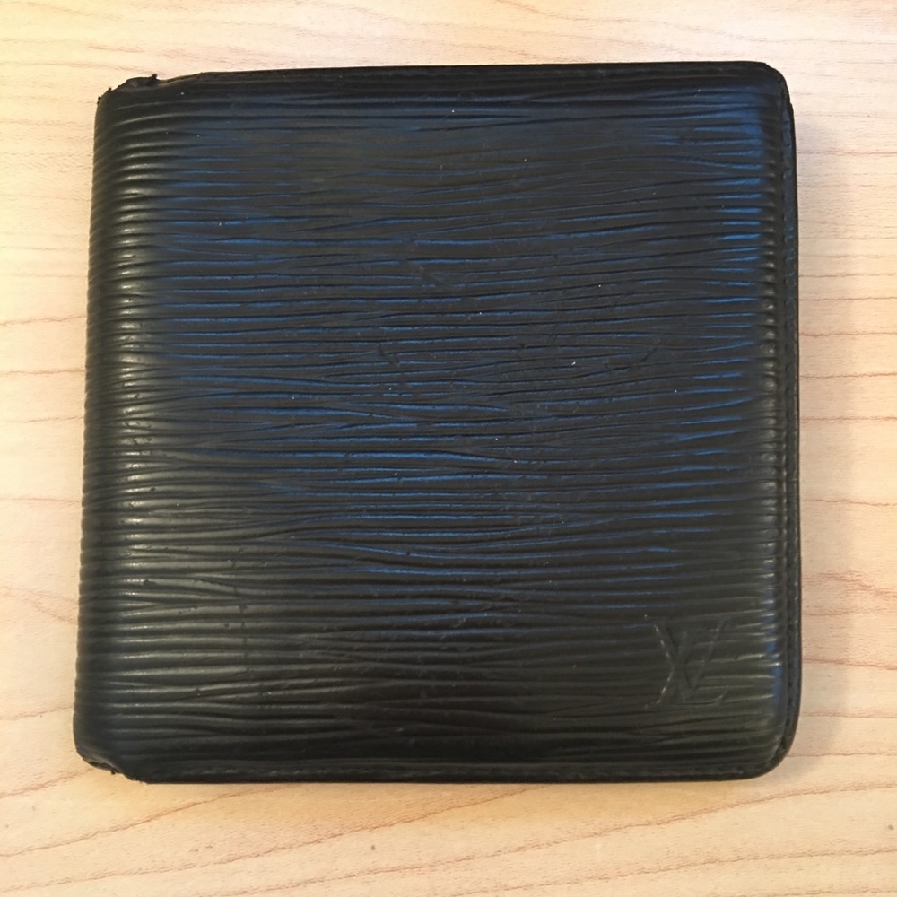Louis Vuitton Men’s Epi Black Wallet